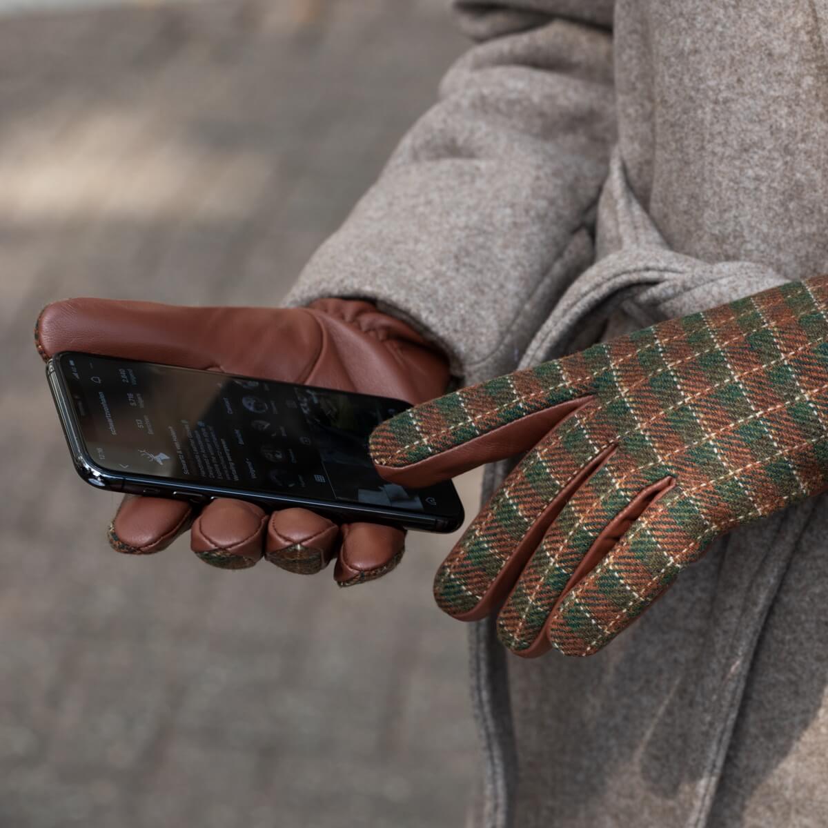 Rosie - sheepskin leather gloves with fleece lining & touchscreen feature - Schwartz & von Halen - US - 5