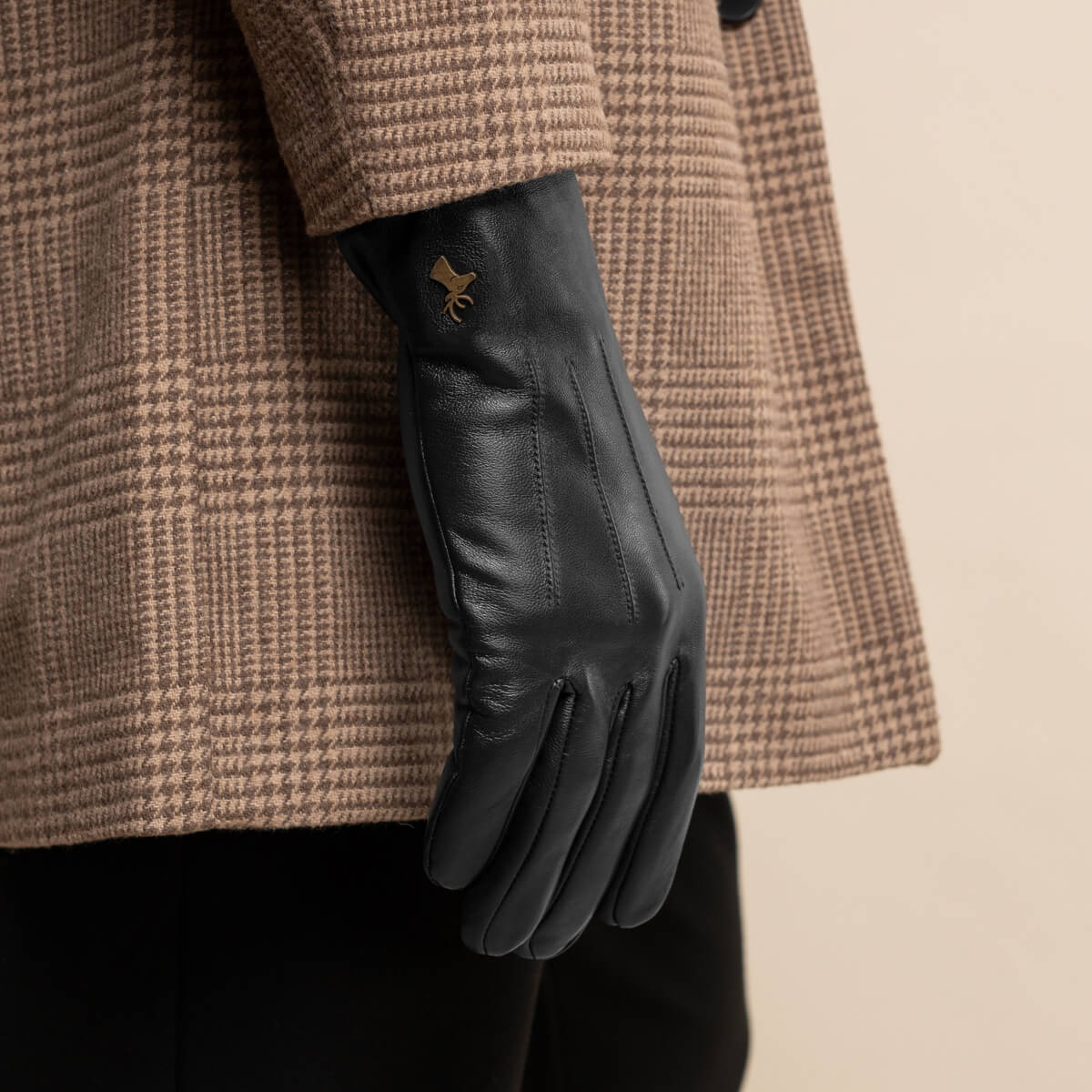 Jake (black) - sheepskin gloves with warm fleece lining & touchscreen feature - Schwartz & von Halen - US - 9