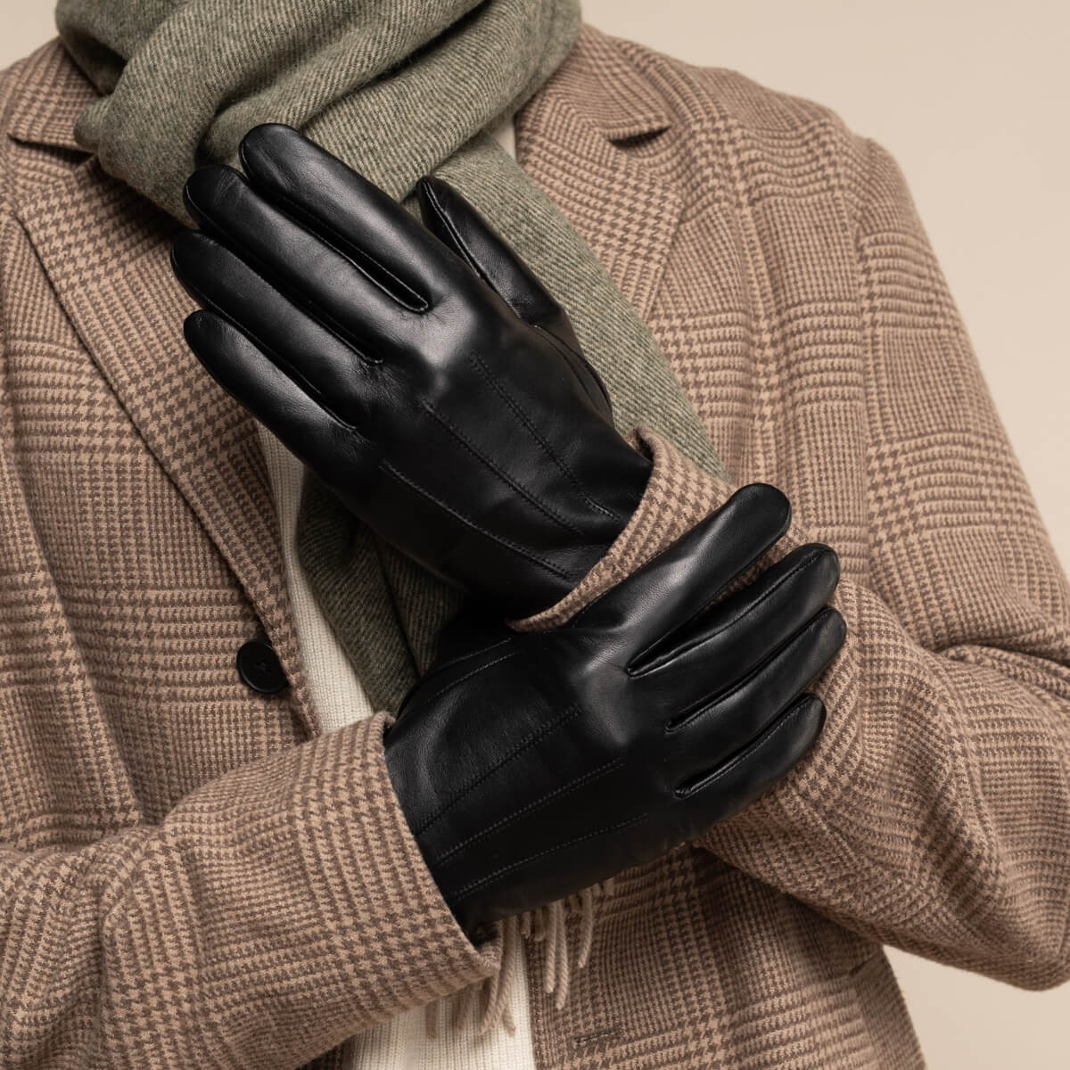 James (black) - classic sheepskin leather gloves with luxurious cashmere lining & touchscreen feature - Schwartz & von Halen - US - 11