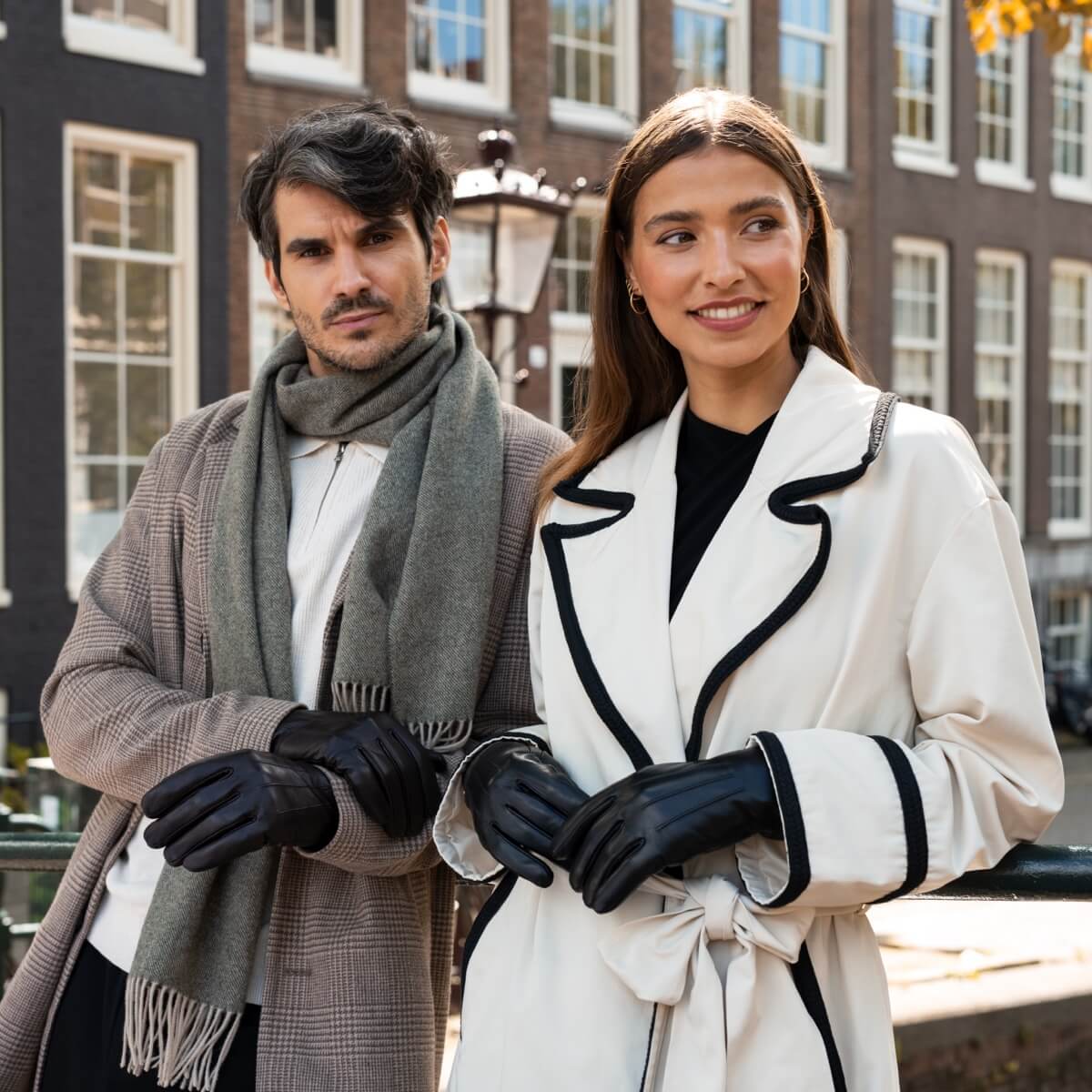 James (black) - classic sheepskin leather gloves with luxurious cashmere lining & touchscreen feature - Schwartz & von Halen - US - 12