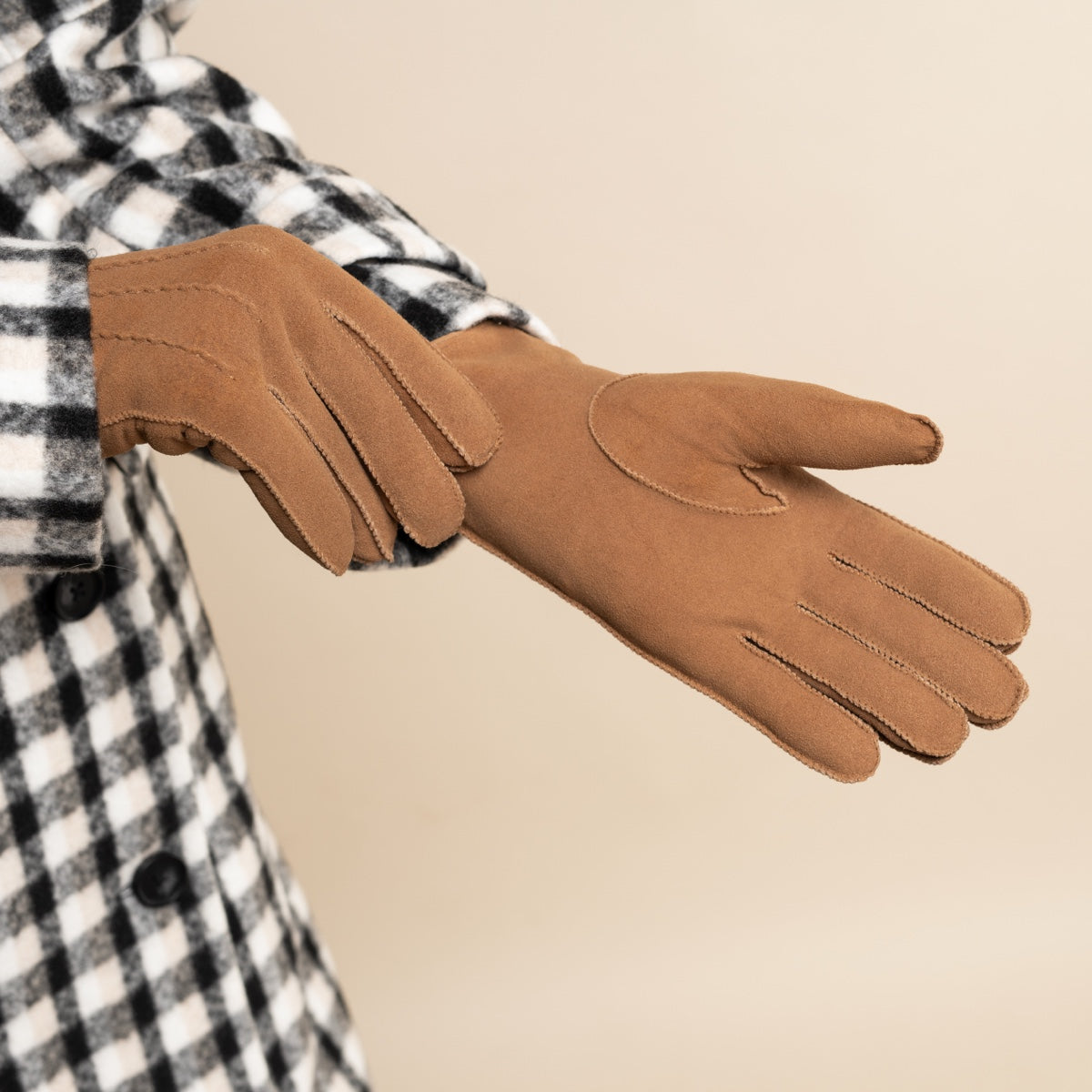 Josie (camel) - suede goatskin leather gloves with luxurious sheep fur lining - Schwartz & von Halen - US - 11