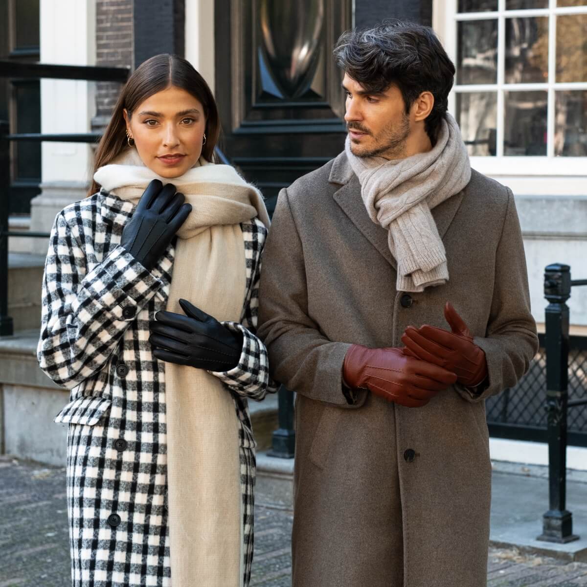 Julia (black) - goatskin leather gloves with luxury faux fur lining & touchscreen feature - Schwartz & von Halen - US - 9