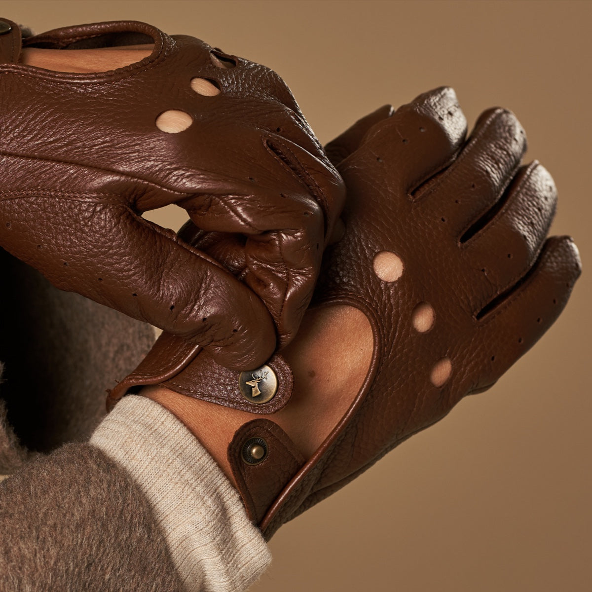 Marley (brown) – luxurious driving gloves made of American deerskin leather - Schwartz & von Halen - EU - 6