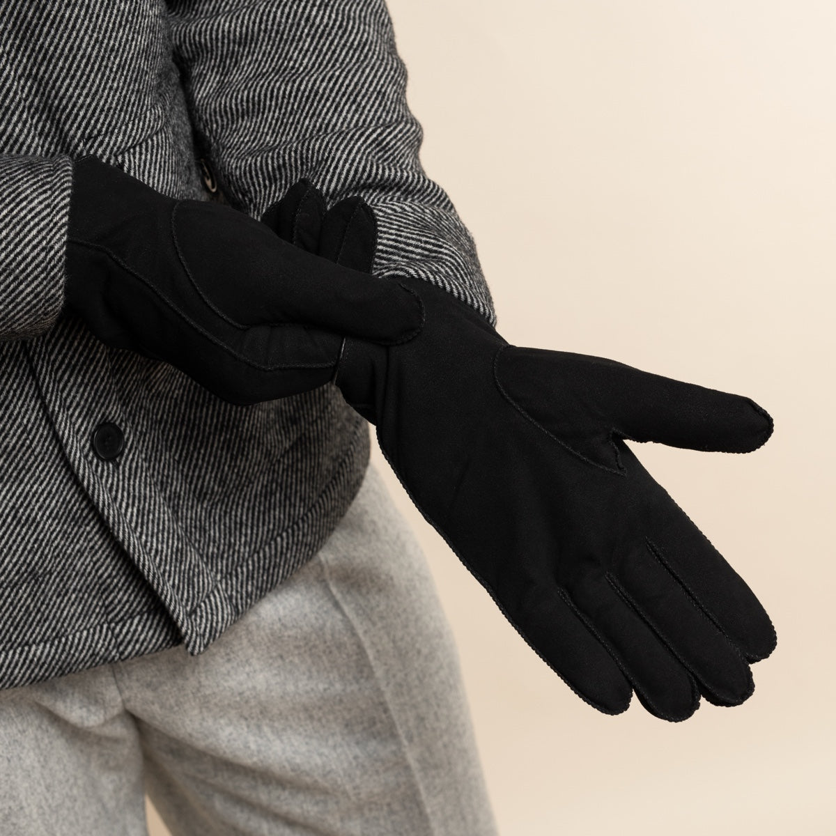 Matthew (black) - suede goatskin leather gloves with luxurious sheep fur lining - Schwartz & von Halen - US - 8