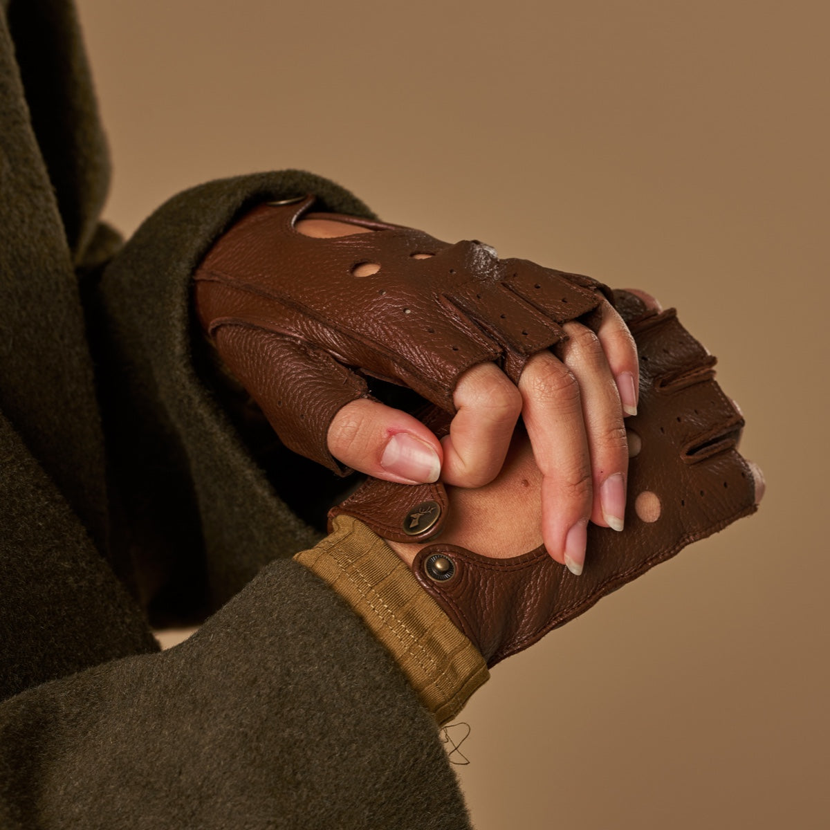 Robyn (brown) – luxurious fingerless driving gloves made of American deerskin leather - Schwartz & von Halen - EU - 8