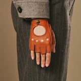 Robyn (cognac) – Luxurious women's fingerless driving gloves made of American deerskin leather