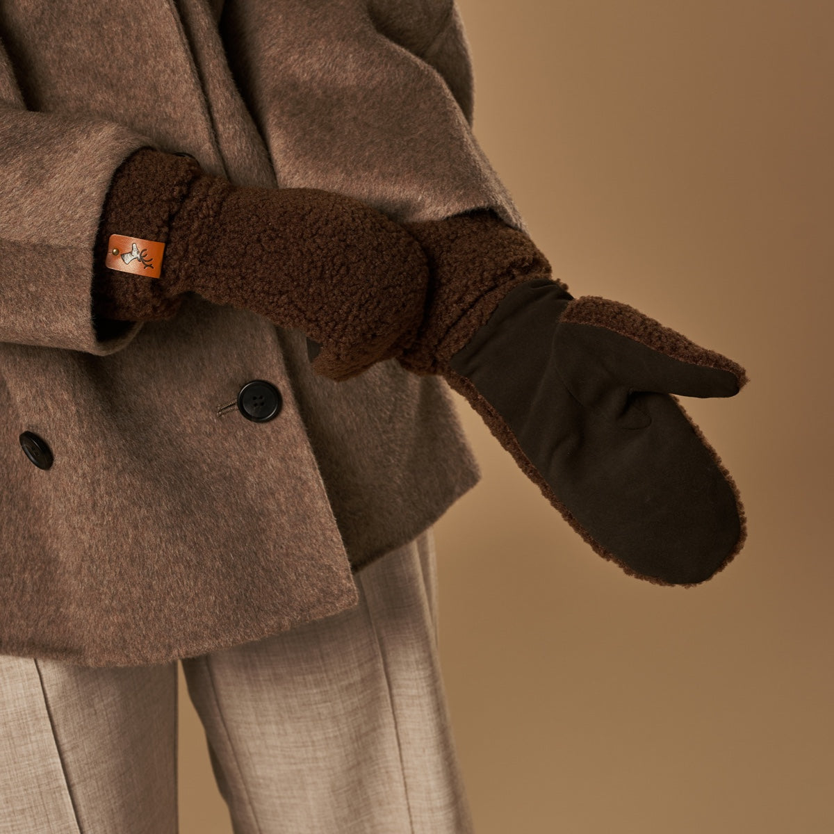 Sophia (brown) - Ultra-soft teddy mittens with warm faux fur lining - Schwartz & von Halen - US - 6