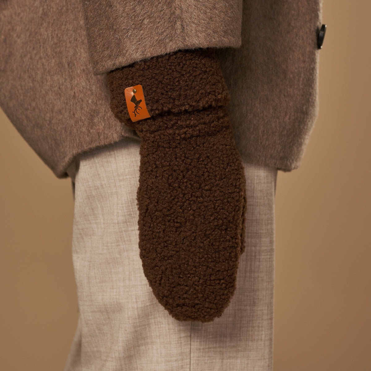 Sophia (brown) - Ultra-soft teddy mittens with warm faux fur lining - Schwartz & von Halen - US - 10