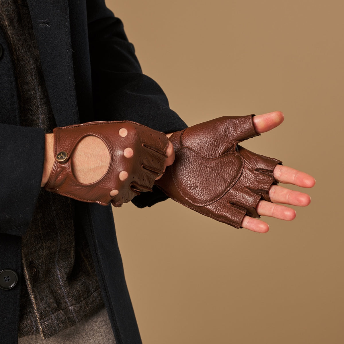 Zane (brown) – luxurious fingerless driving gloves made of American deerskin leather - Schwartz & von Halen - EU - 4