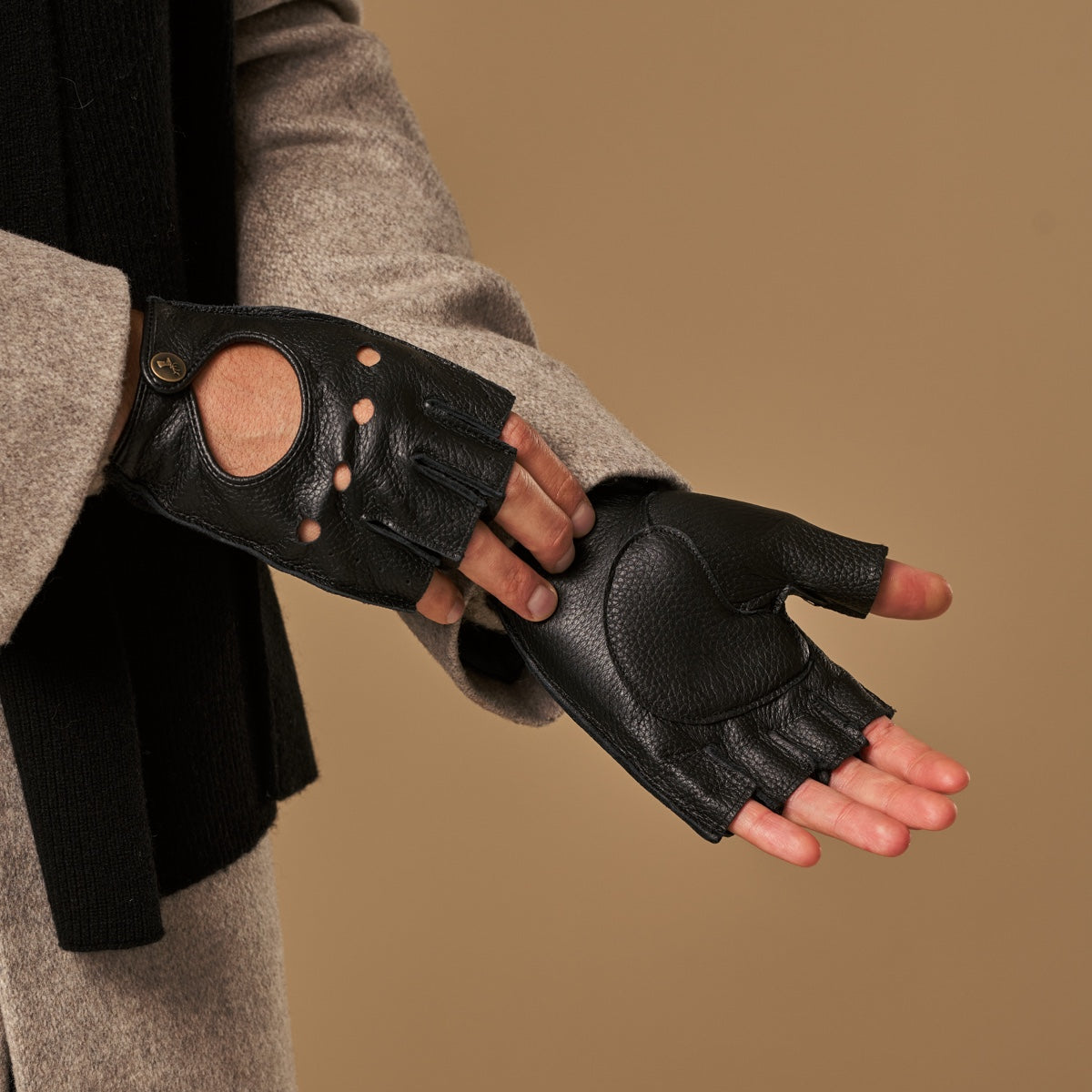 Zane (black) – luxurious fingerless driving gloves made of American deerskin leather - Schwartz & von Halen - EU - 4