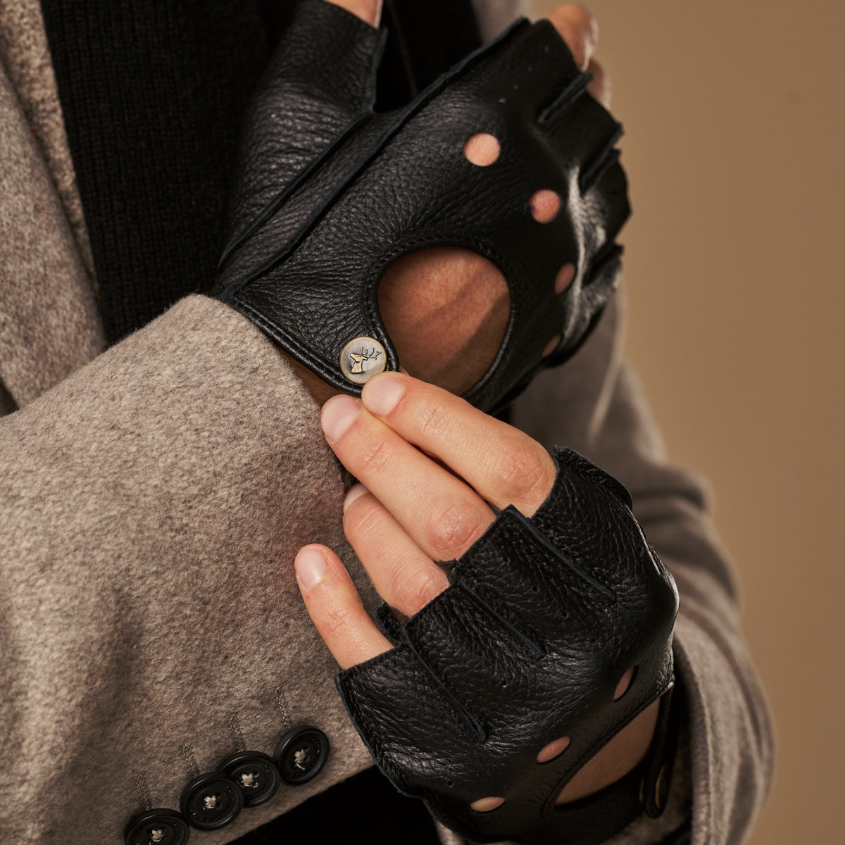 Zane (black) – luxurious fingerless driving gloves made of American deerskin leather - Schwartz & von Halen - EU - 6