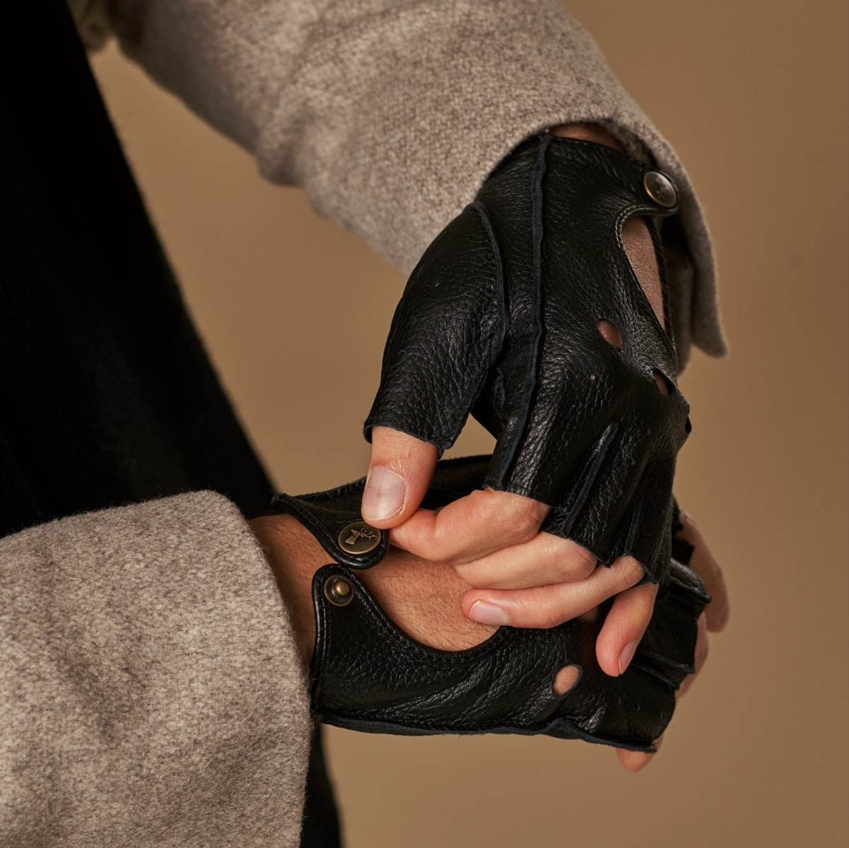 Zane (black) – luxurious fingerless driving gloves made of American deerskin leather - Schwartz & von Halen - EU - 7