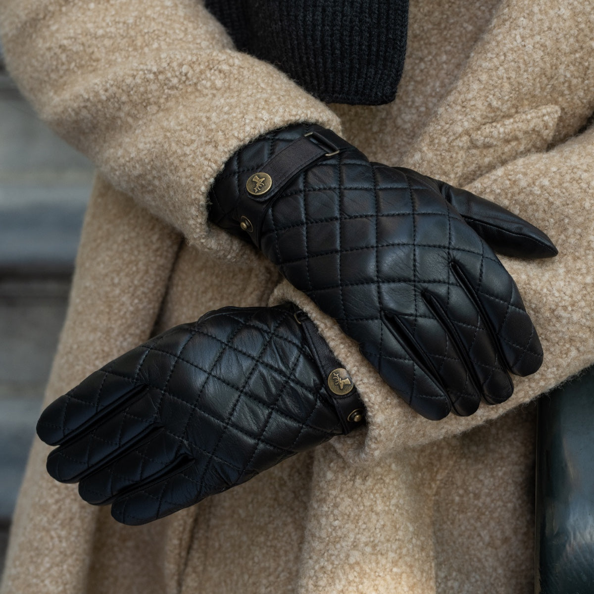 Smith (black) - sheepskin leather gloves with snaps & touchscreen feature - Schwartz & von Halen - US - 7