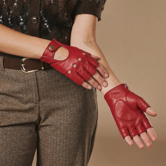 How Should Leather Gloves Fit? The Complete Sizing Guide