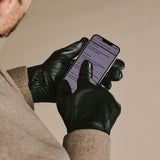 Alexander (black) - Men’s lambskin leather gloves with luxurious rabbit fur lining and touchscreen feature