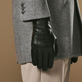 Alexander (black) - Men’s lambskin leather gloves with luxurious rabbit fur lining and touchscreen feature