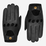 Zwarte leren auto handschoenen voor dames, voor- en achterkantweergave met ventilatieopeningen en klassieke bronzen drukknoopsluiting.