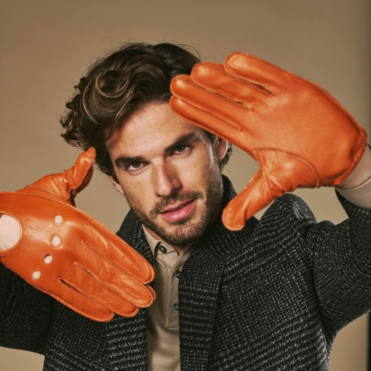 Austin (cognac) – Luxurious men's driving gloves made of American deerskin leather- Schwartz & von Halen - US - 4