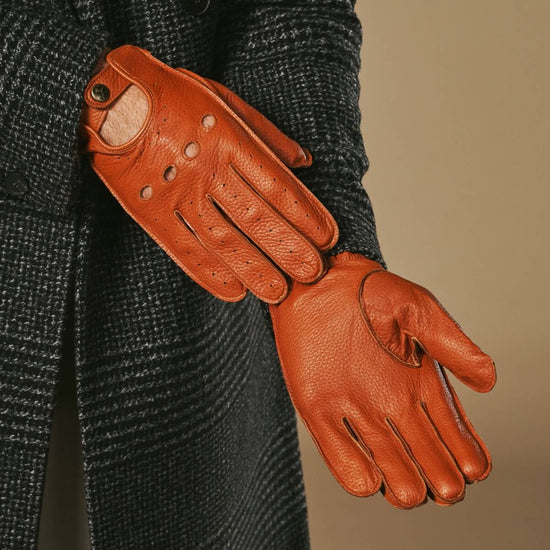 Austin (cognac) – Luxurious men's driving gloves made of American deerskin leather- Schwartz & von Halen - US - 5
