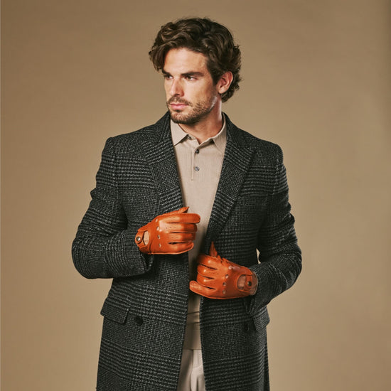 Austin (cognac) – Luxurious men's driving gloves made of American deerskin leather- Schwartz & von Halen - US - 8