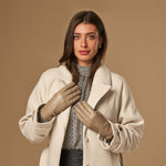 Ivy (beige) – sheepskin leather gloves with wool/cashmere lining & touchscreen feature  - Schwartz & von Halen - US - 5