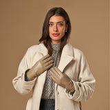 Ivy (beige) – sheepskin leather gloves with wool/cashmere lining & touchscreen feature  - Schwartz & von Halen - US - 5