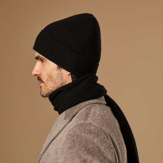 Charlie (black) - premium scarf made of soft Merino wool (unisex) - Schwartz & von Halen - US- 3