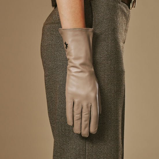 Emma - taupe - Extra-long sheepskin leather gloves with luxurious cashmere lining & touchscreen feature - Schwartz & von Halen - US -   4