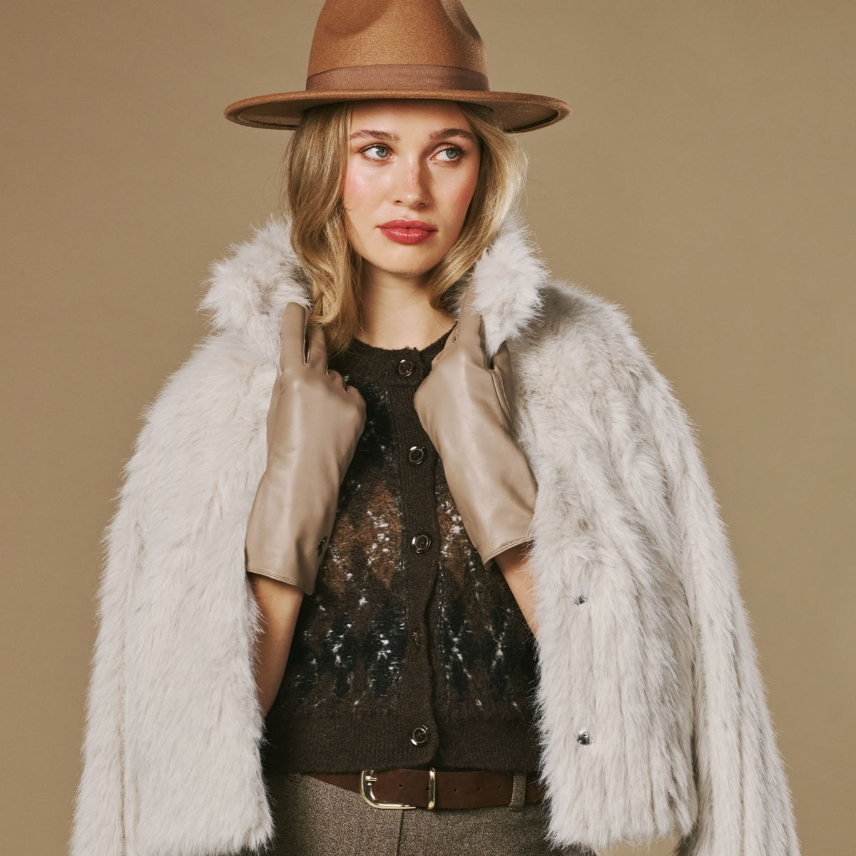 Emma - taupe - Extra-long sheepskin leather gloves with luxurious cashmere lining & touchscreen feature - Schwartz & von Halen - US - 7