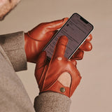Gosling (cognac) – Classic men's lambskin driving gloves with touchscreen feature