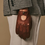 Gosling (cognac) – Classic men's lambskin driving gloves with touchscreen feature