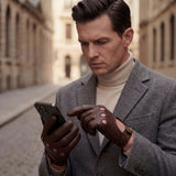 Gosling (dark brown) – Classic men's lambskin driving gloves with touchscreen feature
