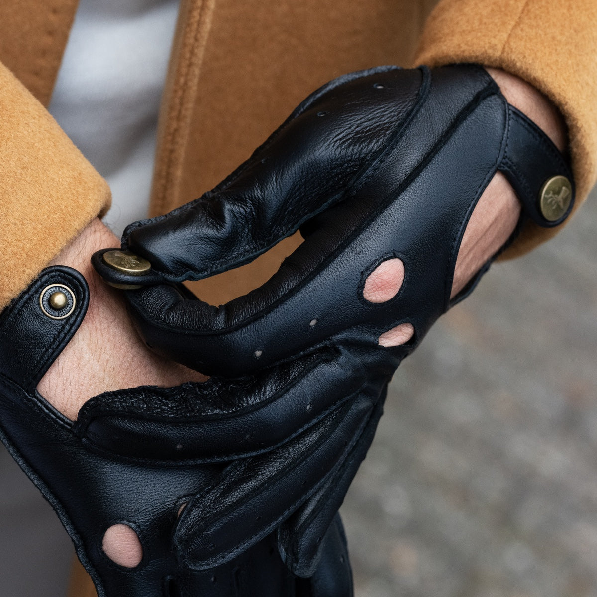 Gosling - black – Classic men's lambskin driving gloves with touchscreen feature - Schwartz & von Halen - US - 6