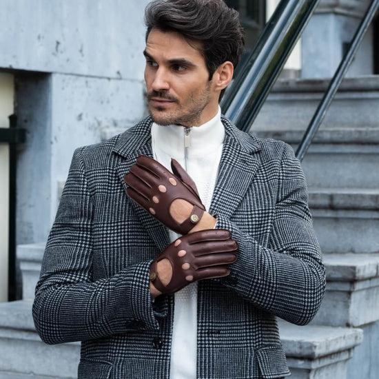 Gosling - brown – Classic men's lambskin driving gloves with touchscreen feature - Schwartz & von Halen - US - 2
