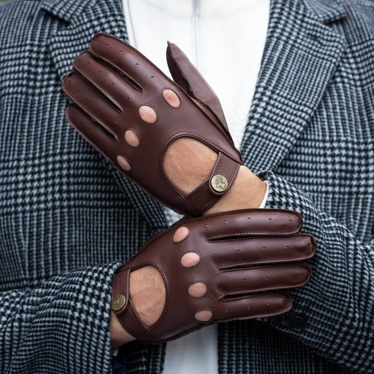 Gosling - brown – Classic men's lambskin driving gloves with touchscreen feature - Schwartz & von Halen - US - 5