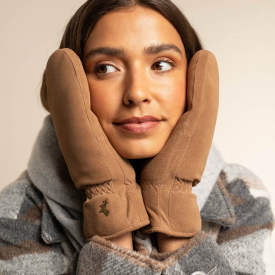 Hailey (camel) - suede goatskin mittens with luxurious sheep fur lining - Schwartz & von Halen - US - 1