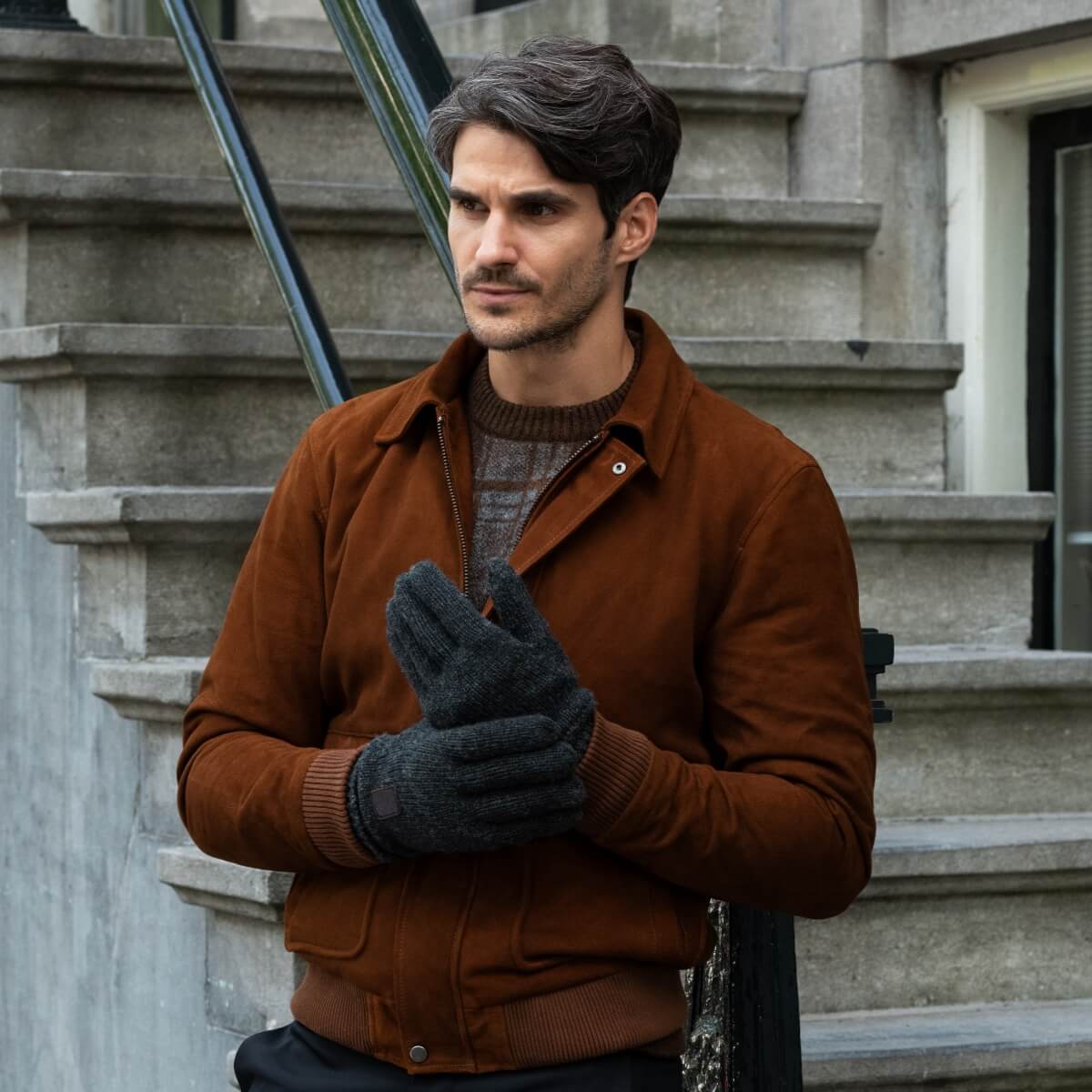 Hudson (dark grey) - knitted gloves from Shetland wool with warm fleece lining - Schwartz & von Halen - US - 5