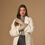Ivy (beige) – sheepskin leather gloves with wool/cashmere lining & touchscreen feature  - Schwartz & von Halen - US - 10