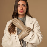 Ivy (beige) – sheepskin leather gloves with wool/cashmere lining & touchscreen feature  - Schwartz & von Halen - US - 8