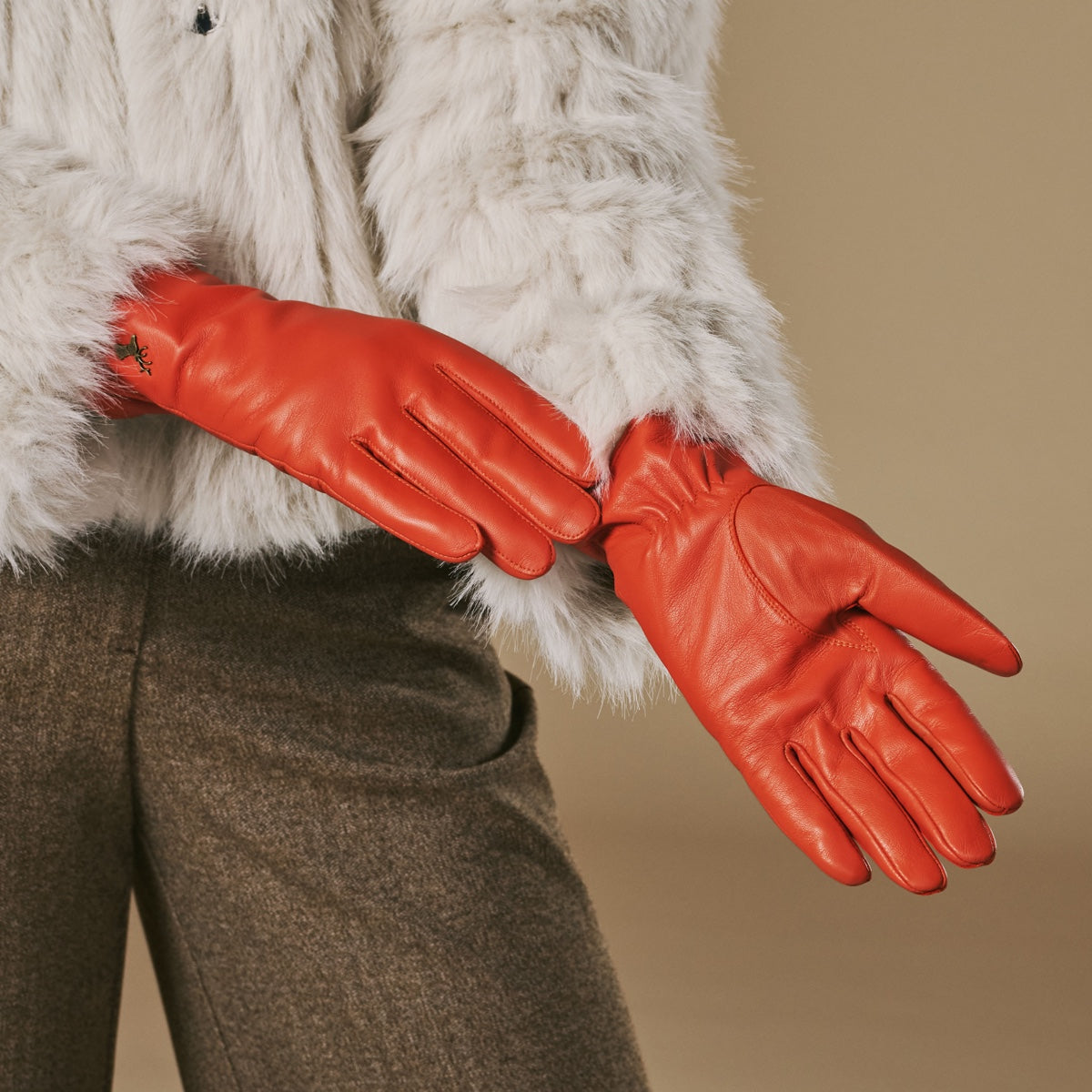 Ivy - orange – Sheepskin leather gloves with wool/cashmere lining & touchscreen feature - Schwartz & von Halen - US - 8