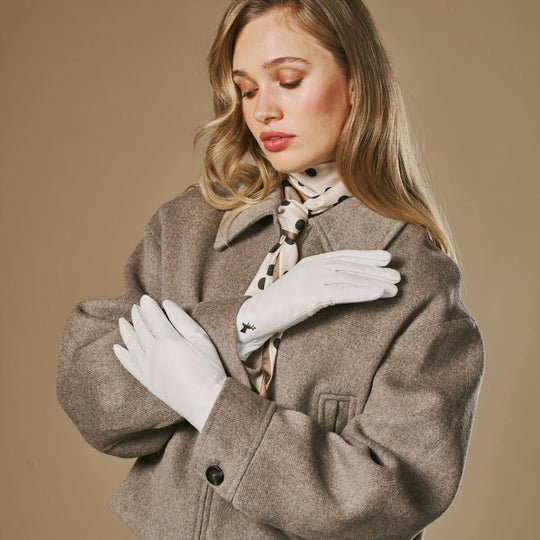 Ivy (white) – Sheepskin leather gloves with wool/cashmere lining & touchscreen feature
