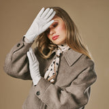 Ivy (white) – Sheepskin leather gloves with wool/cashmere lining & touchscreen feature