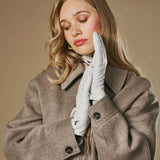 Ivy (white) – Sheepskin leather gloves with wool/cashmere lining & touchscreen feature