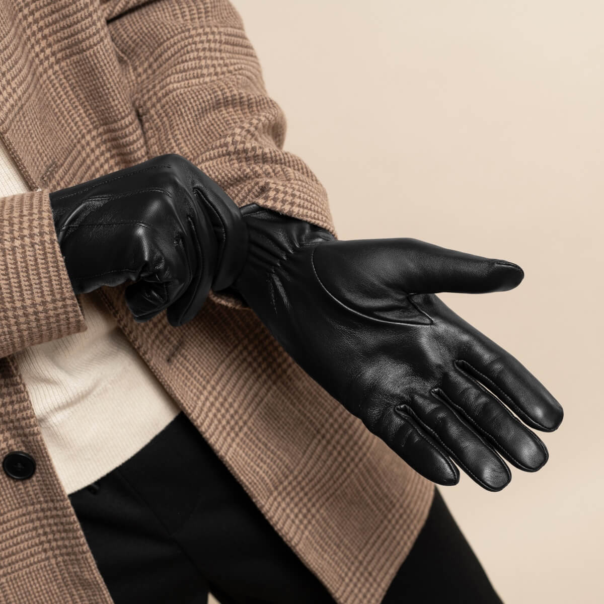 Jake (black) - sheepskin gloves with warm fleece lining & touchscreen feature  - Schwartz & von Halen - US - 11
