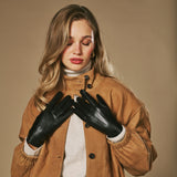 Jasmine (black) - Women’s lambskin gloves with luxurious rabbit fur lining and touchscreen feature