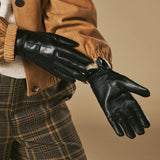 Jasmine (black) - Women’s lambskin gloves with luxurious rabbit fur lining and touchscreen feature