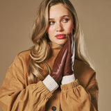 Jasmine (brown) - Women’s lambskin gloves with luxurious rabbit fur lining and touchscreen feature