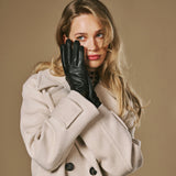 Lauren (black) - Women’s lambskin leather gloves with silk lining and touchscreen feature