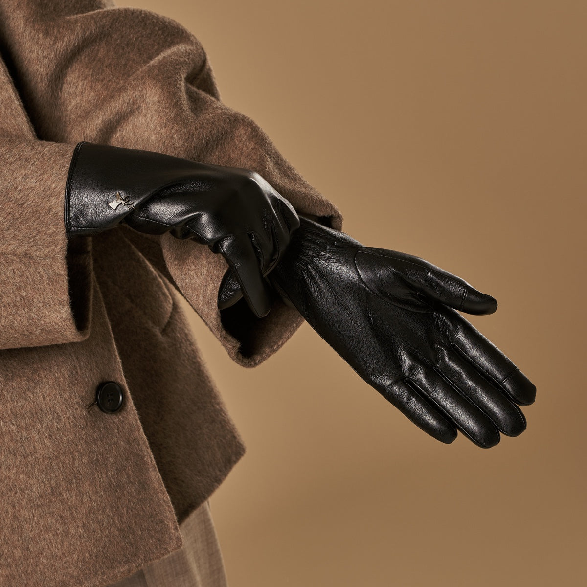 Luna (black) - Vegan leather gloves with warm fleece lining & touchscreen feature - XS