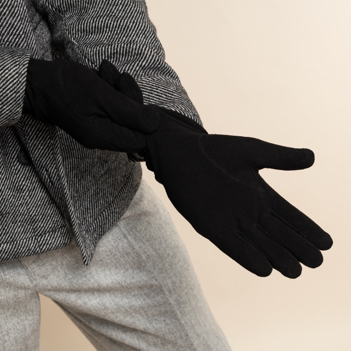 Rex (black) - suede goatskin leather gloves with luxurious wool/cashmere lining  - Schwartz & von Halen - US - 9